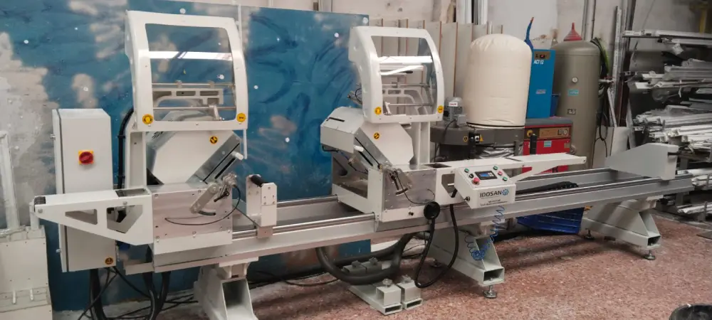 Instalación de una doble cabezal modelo CKM 450 con desplazamiento manual marca intelli mach